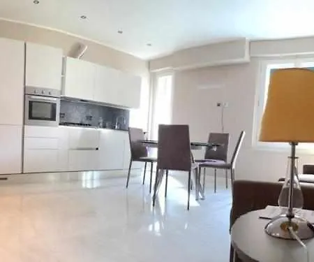 Trilocale In Pieno Centro Lt0244 Alassio